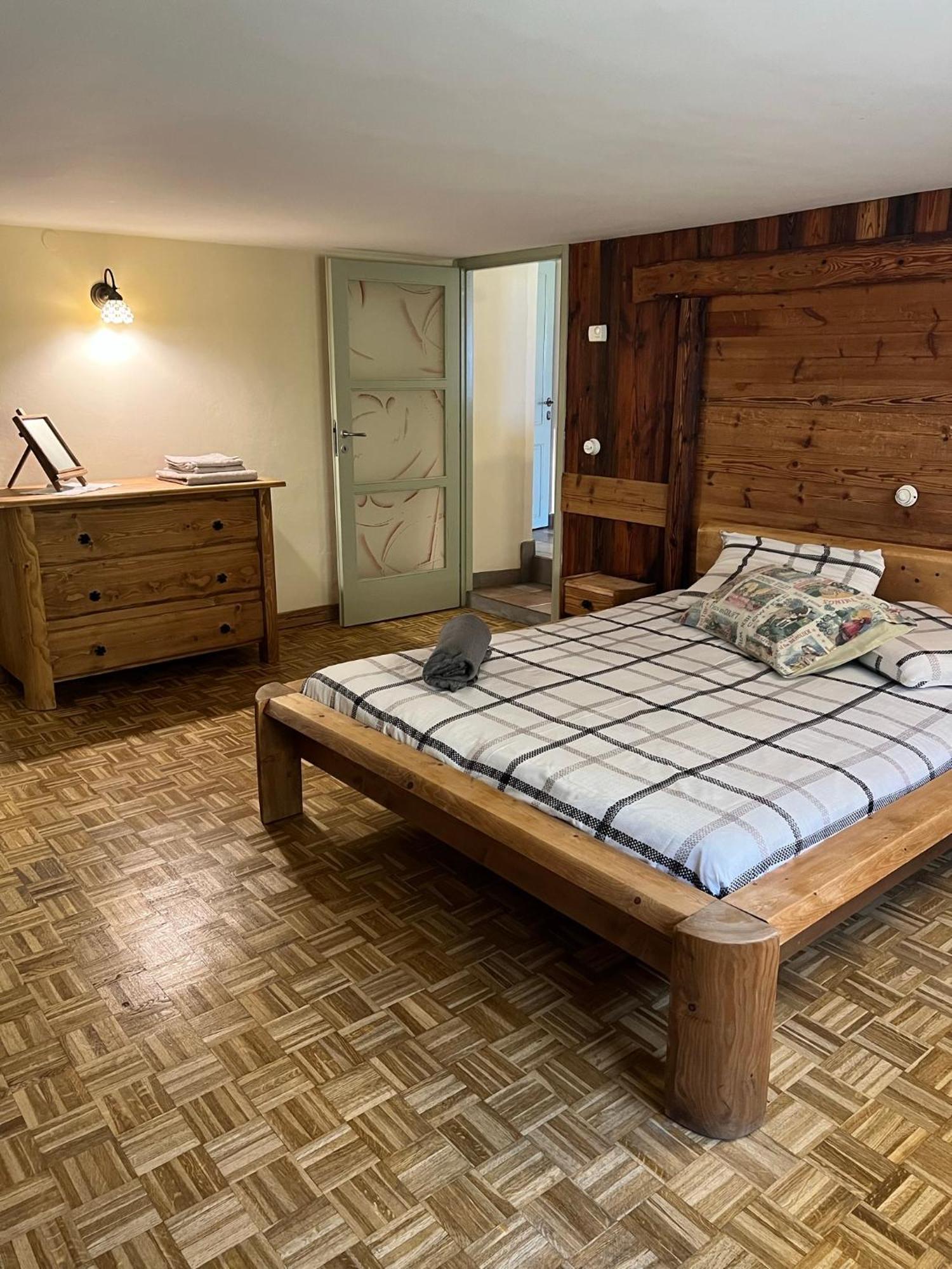 Profumo Di Legno Lägenhet Aosta Exteriör bild