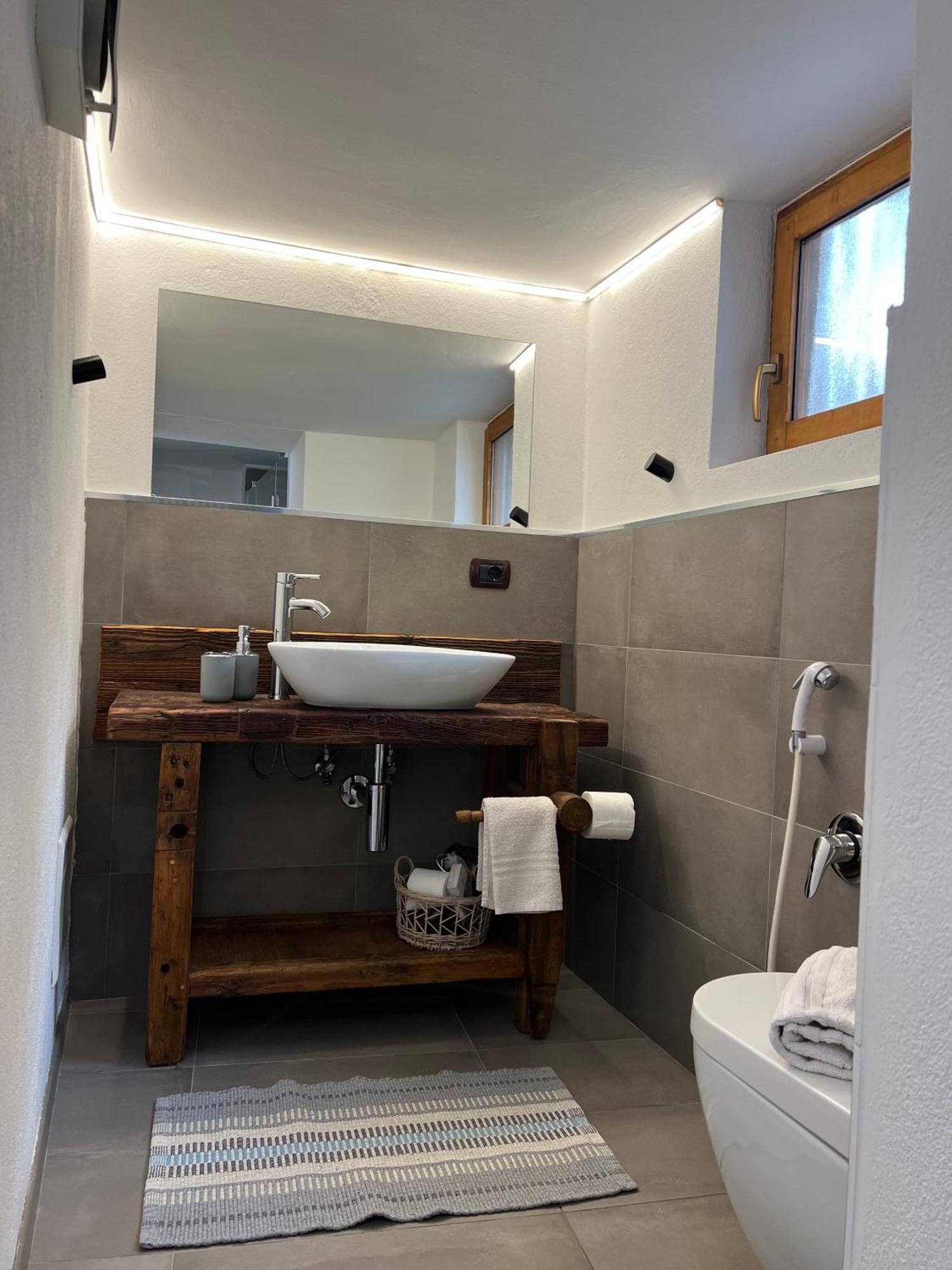 Profumo Di Legno Lägenhet Aosta Exteriör bild